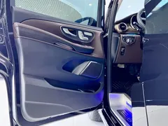 2022 Mercedes-Benz V-Class V 260 L Long Wheelbase Luxury, чёрный — фото 23
