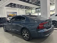2023 Volvo S60 B4 Sport, синий — фото 7