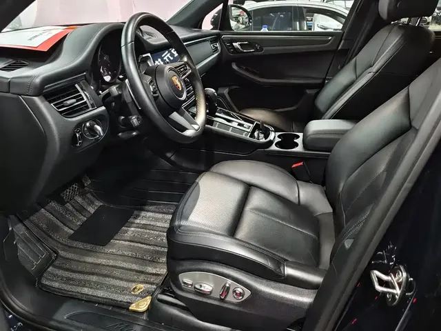 2022 Porsche Macan 2.0T