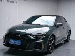 2024 Audi A3 Sportback 35 TFSI RS Package, зелёный — фото 1