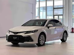 2021 Toyota Camry 2.0G Luxury, белый — фото 1