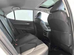 2021 Toyota Camry 2.0G Luxury, белый — фото 25