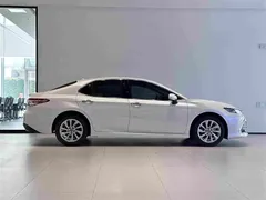 2021 Toyota Camry 2.0G Luxury, белый — фото 34
