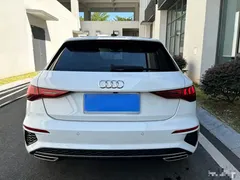 2022 Audi A3 Sportback 35 TFSI Luxury Sport, белый — фото 2