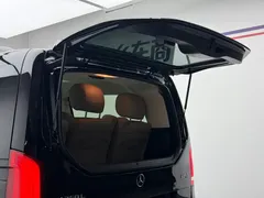 2022 Mercedes-Benz V-Class V 260 L Long Wheelbase Luxury, чёрный — фото 27