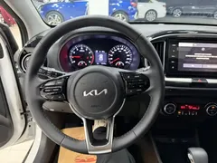 2021 Kia Yipao 1.4L CVT Sunroof, белый — фото 8