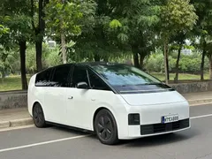 2025 Li Auto MEGA Home, белый — фото 3