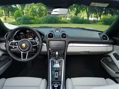 2022 Porsche 718 Boxster 2.0T — фото 9