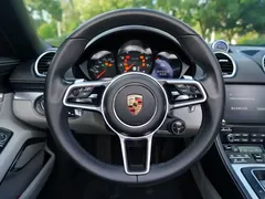 2022 Porsche 718 Boxster 2.0T — фото 13