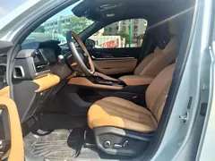 2022 Geely Monjaro EREV 1.5T DHT Flagship, белый — фото 13