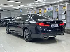 2023 BMW 5 Series 530Li Leading M Sport Package, чёрный — фото 4