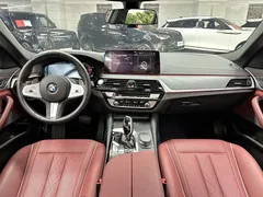 2023 BMW 5 Series 530Li Leading M Sport Package, чёрный — фото 13
