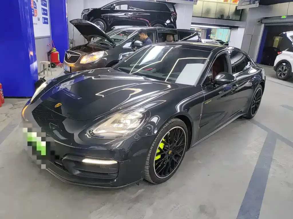 2023 Porsche Panamera 4 E-Hybrid 2.9T Platinum Edition