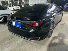 2023 Lexus ES 200 Excellence, чёрный — фото 2
