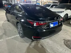 2023 Lexus ES 200 Excellence, чёрный — фото 3