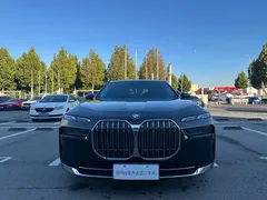 2023 BMW 7 Series 735Li Luxury Package, чёрный — фото 2