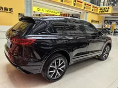 2021 Volkswagen Touareg 3.0TSI Sport Package, чёрный — фото 15