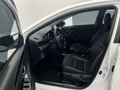 2022 Toyota Yaris L Zhixuan X 1.5L CVT Luxury Plus, белый — фото 20