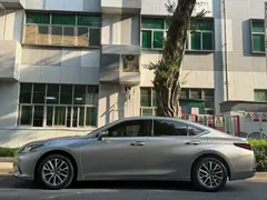 2022 Lexus ES 200 Excellence — фото 7