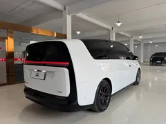 2025 Li Auto MEGA Home, белый — фото 5