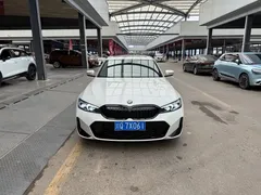 2023 BMW 3 Series 320Li M Sport Package, белый — фото 3