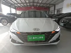 2022 Hyundai Elantra 1.5L CVT LUX Premium, белый — фото 3