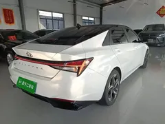 2022 Hyundai Elantra 1.5L CVT LUX Premium, белый — фото 7