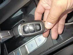 2022 Hyundai Elantra 1.5L CVT LUX Premium, белый — фото 9