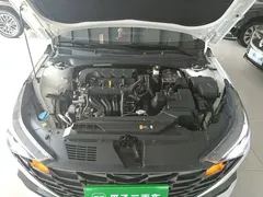 2022 Hyundai Elantra 1.5L CVT LUX Premium, белый — фото 20
