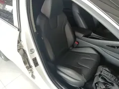 2022 Hyundai Elantra 1.5L CVT LUX Premium, белый — фото 25