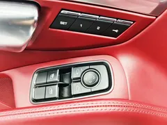 2022 Porsche 718 Boxster 2.0T, белый — фото 17
