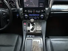 2023 Toyota Vellfire Crown Hybrid 2.5L HV Premium, белый — фото 18