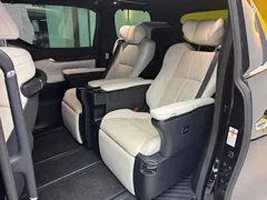 2020 Lexus LM 300h 7-seat, чёрный — фото 9