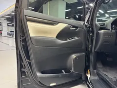 2020 Lexus LM 300h 7-seat, чёрный — фото 17