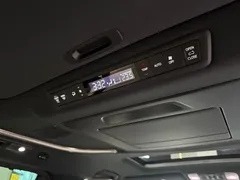 2020 Lexus LM 300h 7-seat, чёрный — фото 20