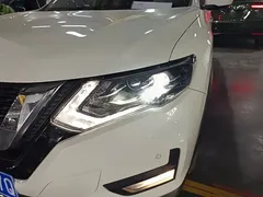2022 Nissan X-Trail 2.0L 2WD Premium, белый — фото 24