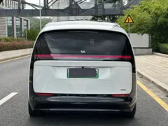 2025 Li Auto MEGA Ultra Smart Refresh, белый — фото 6