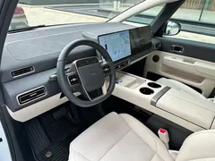 2025 Li Auto MEGA Ultra Smart Refresh, белый — фото 10
