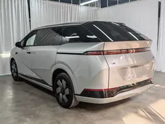 2025 Xpeng X9 EV 650 Long Range Max — фото 4