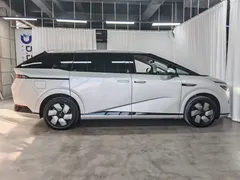 2025 Xpeng X9 EV 650 Long Range Max — фото 7