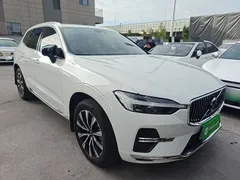 2023 Volvo XC60 4WD Luxury, белый — фото 4