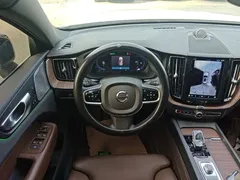 2023 Volvo XC60 4WD Luxury, белый — фото 11
