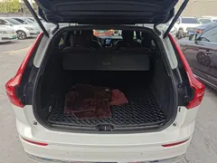 2023 Volvo XC60 4WD Luxury, белый — фото 19