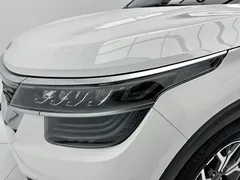 2021 Kia Seltos 1.5L CVT Trend, белый — фото 11