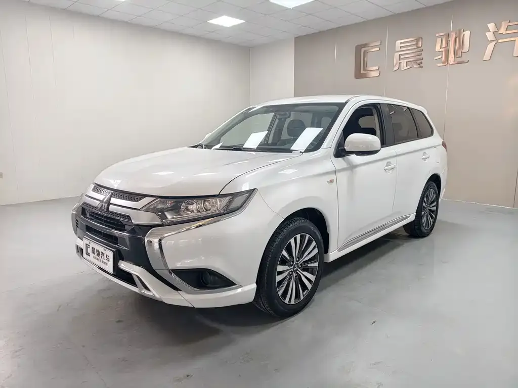 2021 Mitsubishi Outlander 2.0L 2WD 5 Seats