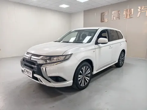 2021 Mitsubishi Outlander 2.0L 2WD 5 Seats