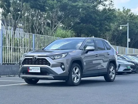 2021 Toyota RAV4 2.0L CVT 2WD Fashion Plus