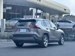2021 Toyota RAV4 2.0L CVT 2WD Fashion Plus — фото 4