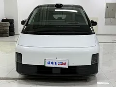 2024 Li Auto MEGA Ultra, белый — фото 2