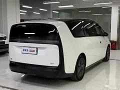 2024 Li Auto MEGA Ultra, белый — фото 6